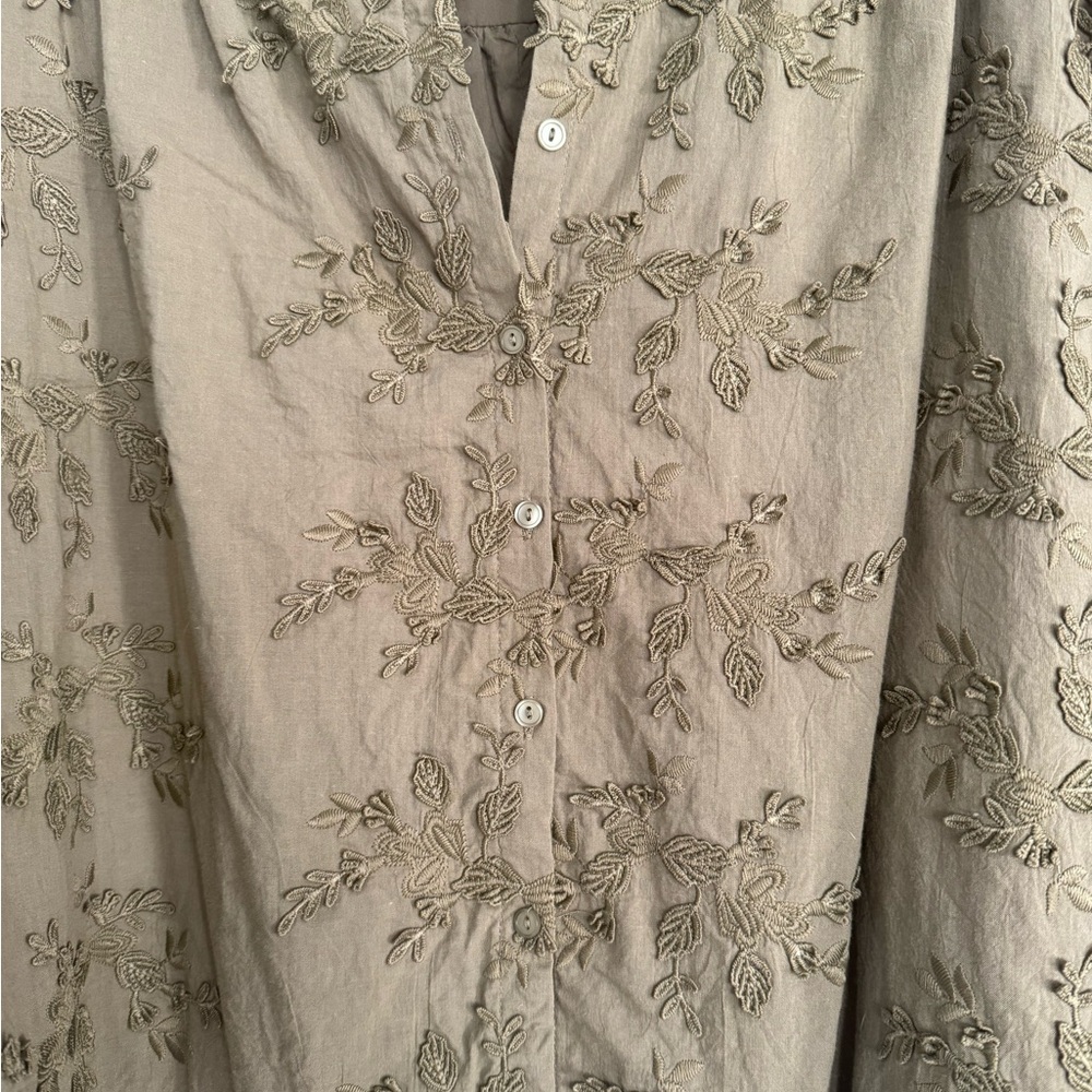 entro Olive Green Embroidered Button-Front Blouse - Picture 3 of 6